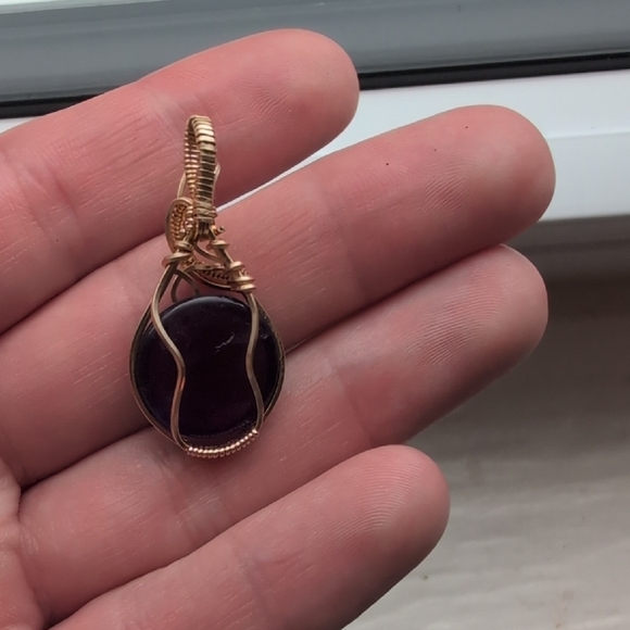 Gold Amethyst Pendant - Picture 3 of 3